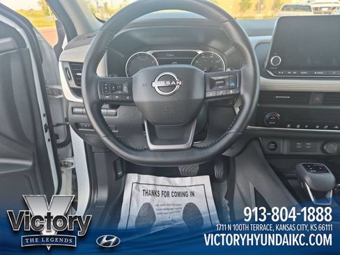 Used 2025 Nissan Rogue SV AWD/4WD image 13