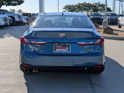 Used 2025 Toyota Camry SE w/ Convenience Package FWD image 7