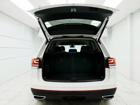 Used 2024 Volkswagen Atlas SE image 37