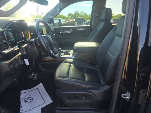 Used 2024 Chevrolet Silverado 1500 RST w/ Convenience Package II AWD/4WD image 7