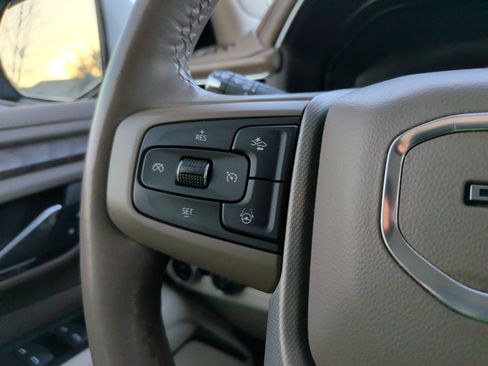 Used 2023 GMC Yukon XL Denali w/ Denali Reserve Package image 19