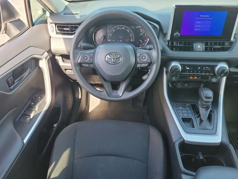 Used 2025 Toyota RAV4 LE AWD/4WD image 16