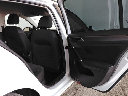 Used 2018 Volkswagen Golf S FWD image 15