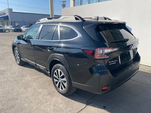 Used 2024 Subaru Outback Premium image 3