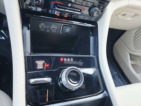 Used 2025 Jeep Grand Cherokee Limited image 29