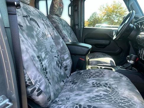 Used 2022 Jeep Gladiator Sport image 32