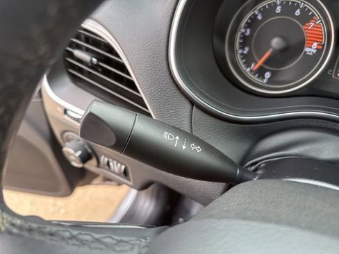 Used 2019 Jeep Cherokee Latitude Plus w/ Cold Weather Group image 20