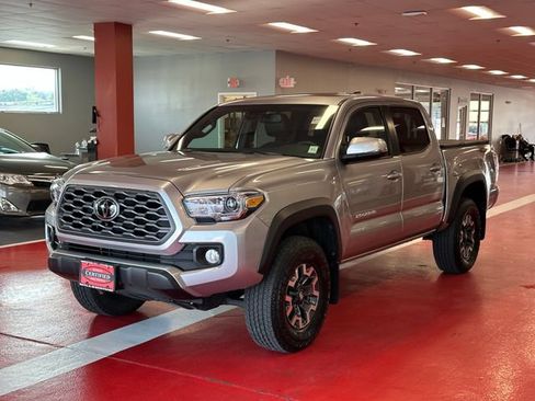 Used 2023 Toyota Tacoma TRD Off-Road w/ TRD Premium Off Road Package AWD/4WD image 7