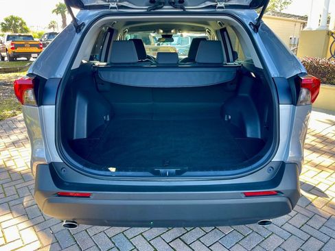 Used 2025 Toyota RAV4 XLE image 5