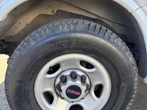 Used 2021 GMC Savana 2500 2500 3dr Cargo Van w/ Driver Convenience Package image 11