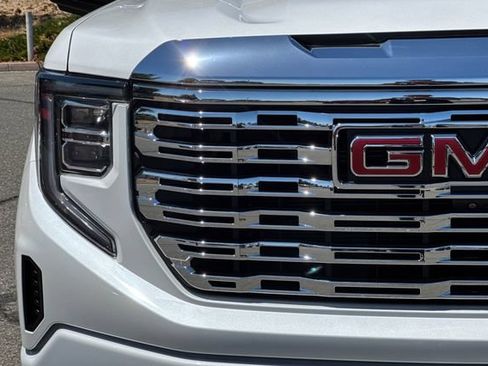 Used 2023 GMC Sierra 1500 Denali w/ Technology Package AWD/4WD image 49