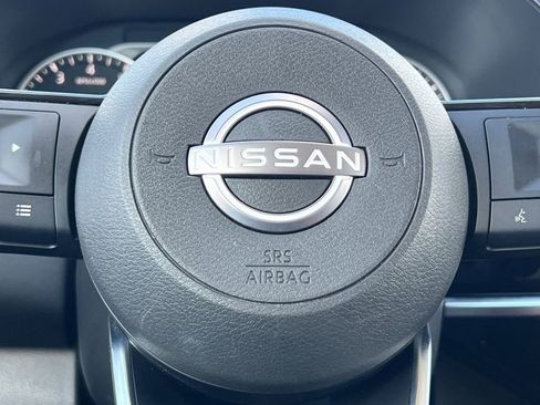 Certified 2025 Nissan Pathfinder SL FWD image 5