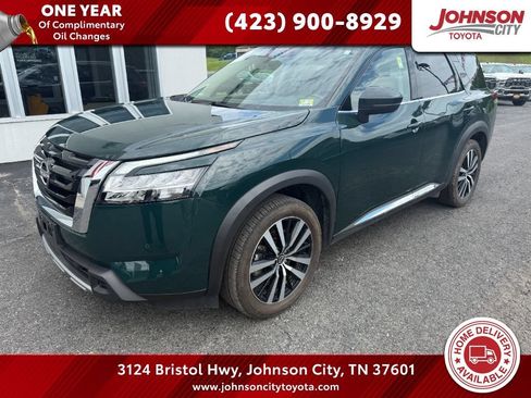 Used 2023 Nissan Pathfinder Platinum w/ Cargo Package AWD/4WD image 1