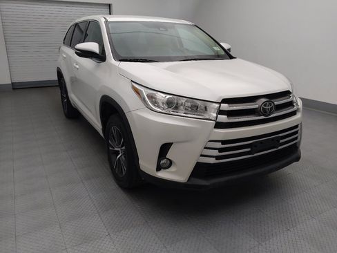 Used 2018 Toyota Highlander Plus FWD image 14