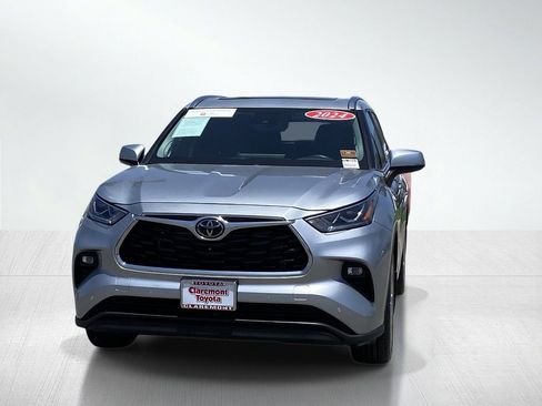 Certified 2024 Toyota Highlander Limited AWD/4WD image 13