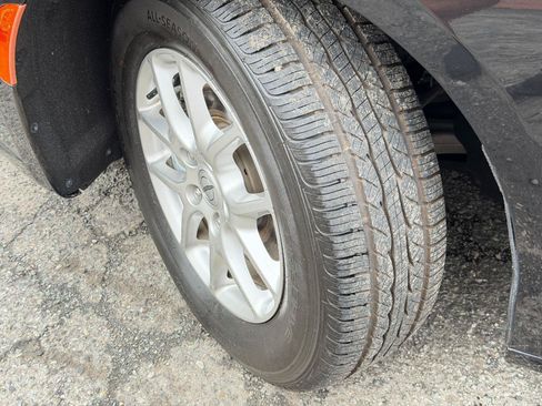 Used 2023 Chrysler Pacifica Touring-L FWD image 90