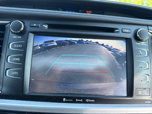 Used 2019 Toyota Highlander SE AWD/4WD image 25