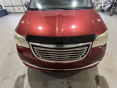 Used 2012 Chrysler Town & Country Touring-L w/ Entertainment Group #2 image 6