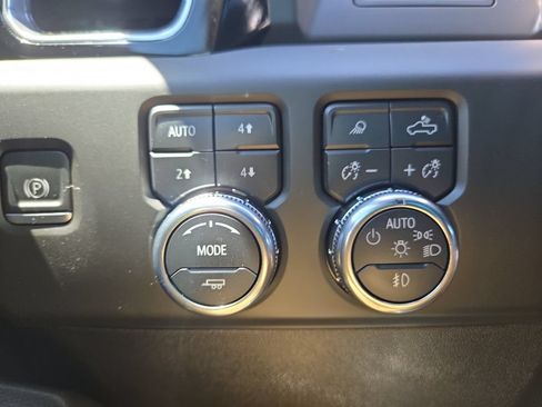 Used 2025 GMC Sierra 2500 Denali w/ Max Trailering Package AWD/4WD image 26