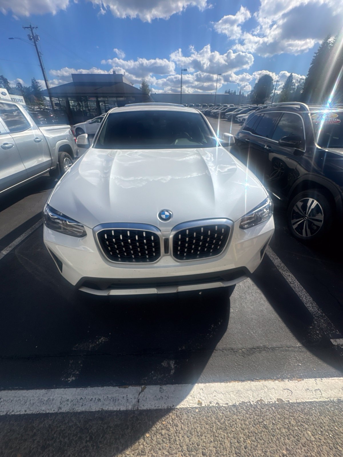 Used 2022 BMW X4 xDrive30i w/ Convenience Package AWD/4WD image 3