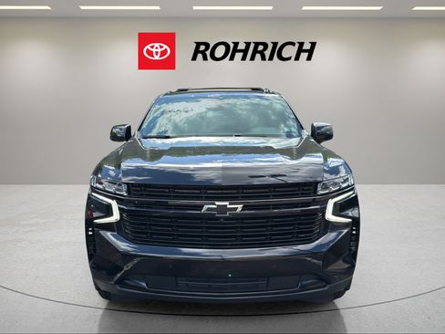 Used 2024 Chevrolet Suburban RST w/ Luxury Package AWD/4WD image 2