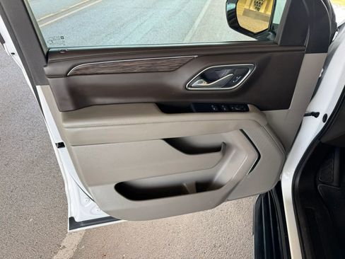 Used 2023 Chevrolet Suburban LS RWD image 10