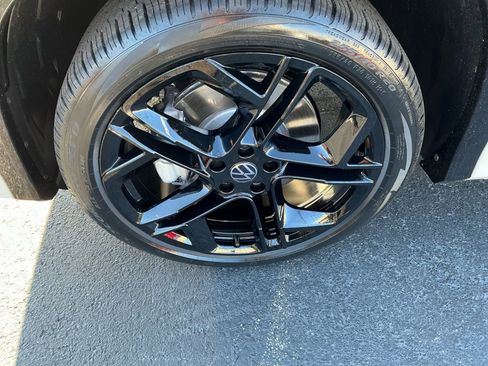 New 2026 Volkswagen Tiguan SE R-Line image 26