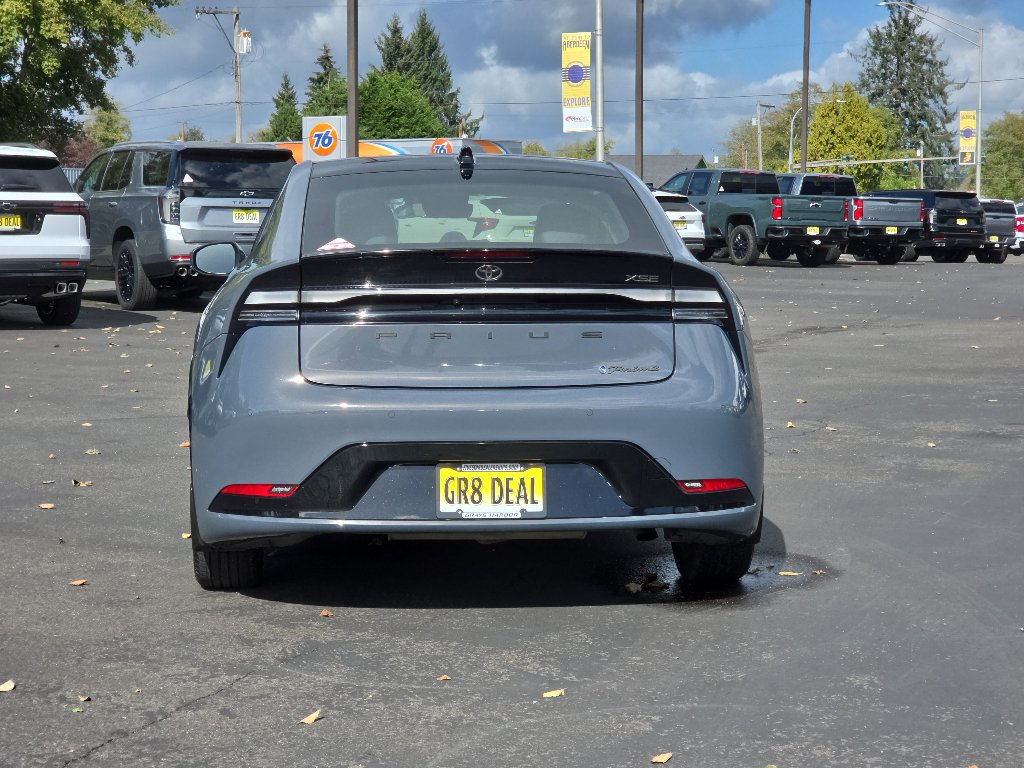 Used 2024 Toyota Prius Prime Premium FWD image 6