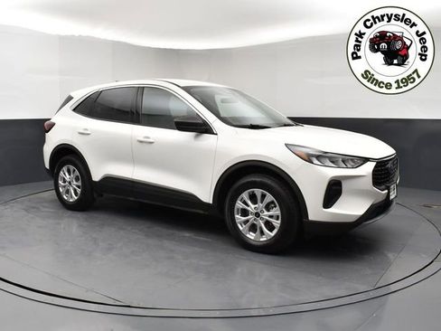 Used 2023 Ford Escape Active image 1