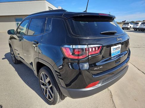New 2026 Jeep Compass Latitude image 4