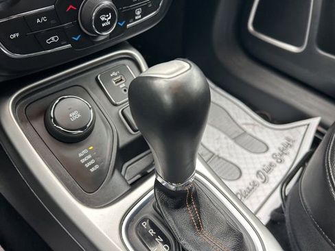 Used 2020 Jeep Compass Latitude w/ Popular Equipment Group image 19