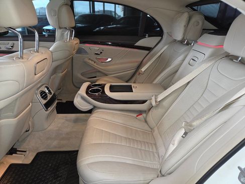 Used 2019 Mercedes-Benz S 560 Sedan image 21