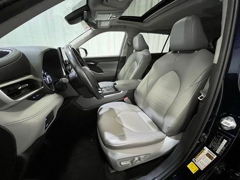 Certified 2020 Toyota Highlander XLE image 10