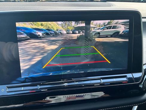 Used 2024 Volkswagen Atlas Cross Sport SE image 27