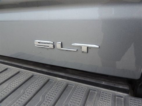 New 2026 GMC Sierra 1500 SLT image 15