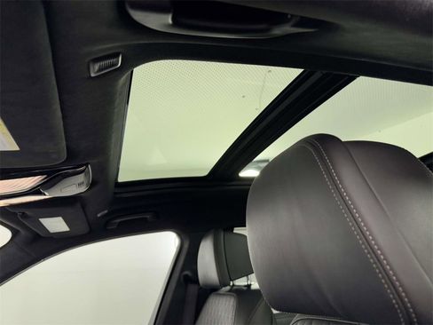 Used 2023 BMW X7 M60i w/ Executive Package image 31