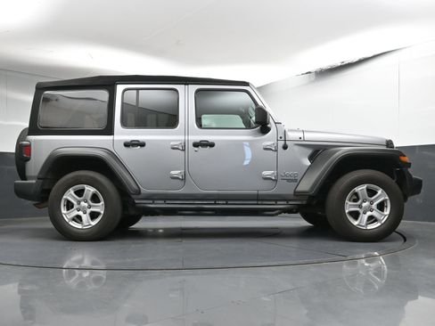 Used 2019 Jeep Wrangler Unlimited Sport S image 26