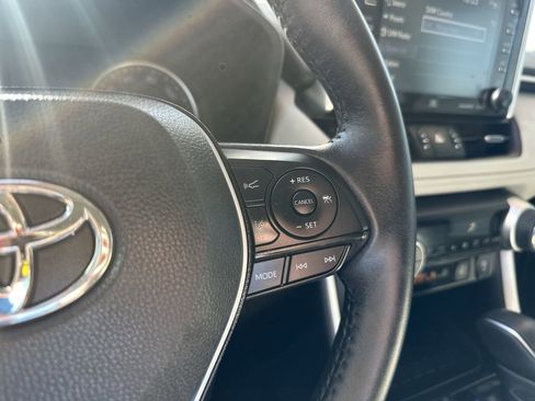 Certified 2020 Toyota RAV4 XLE Premium AWD/4WD image 28