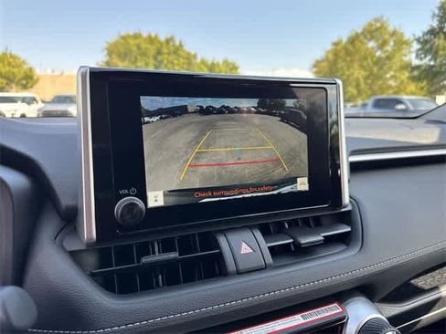 Used 2025 Toyota RAV4 XLE image 21
