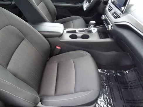 Used 2025 Nissan Altima 2.5 SV FWD image 13