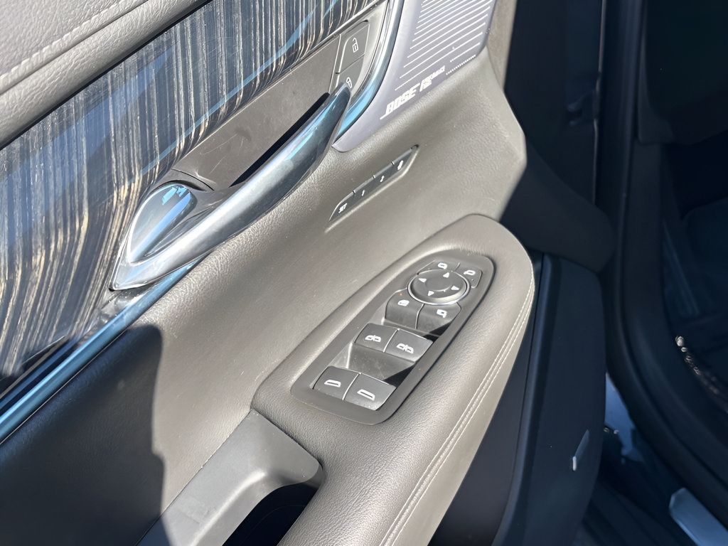 Used 2023 Cadillac XT6 Premium Luxury AWD/4WD image 35