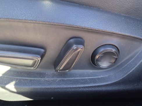 Used 2021 Toyota Camry SE image 33