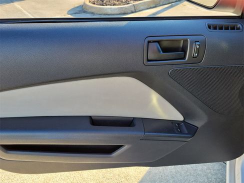 Used 2014 Ford Mustang GT image 23