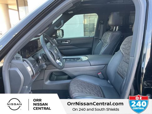 Used 2025 Nissan Armada Platinum image 17