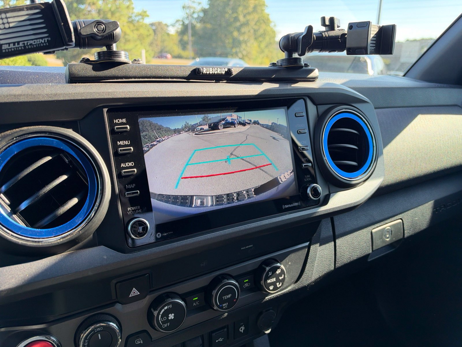 Used 2020 Toyota Tacoma TRD Off-Road AWD/4WD image 14