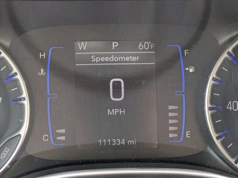 Used 2020 Chrysler Pacifica Touring-L image 12