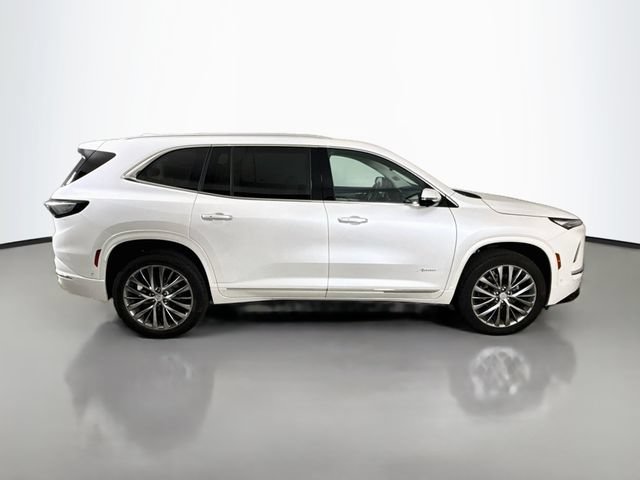 Used 2025 Buick Enclave Avenir w/ Super Cruise Package AWD/4WD image 9