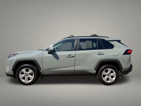 Used 2021 Toyota RAV4 XLE AWD/4WD image 2
