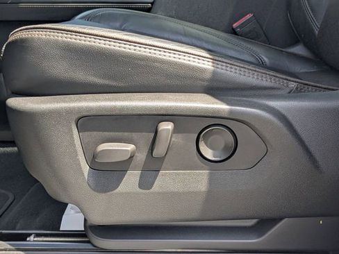 Used 2021 Chevrolet Tahoe High Country w/ Premium Package image 21