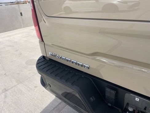 Used 2023 Chevrolet Silverado 1500 ZR2 w/ Technology Package image 5